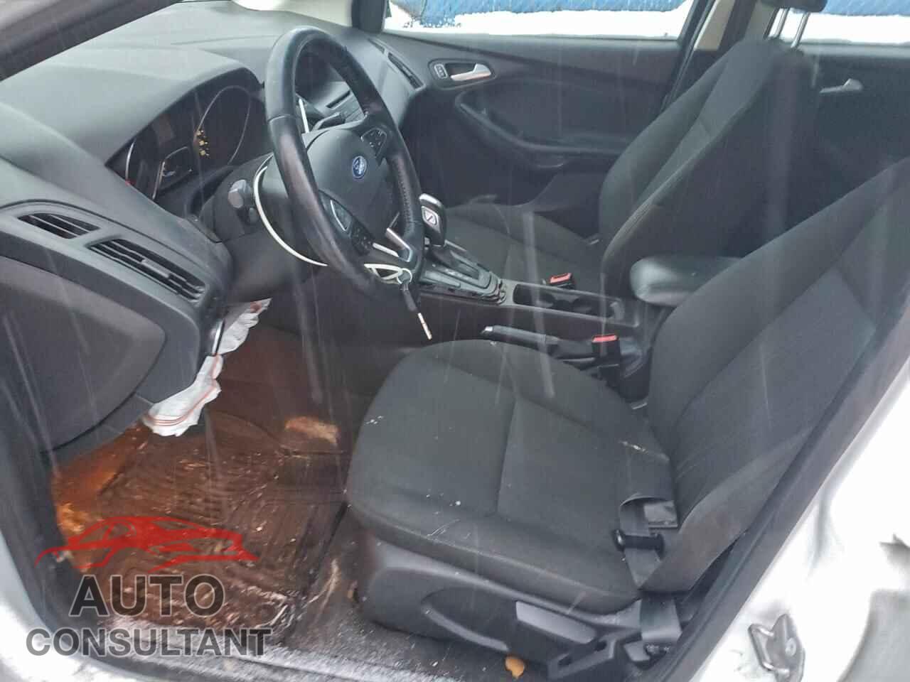 FORD FOCUS 2015 - 1FADP3K2XFL327578