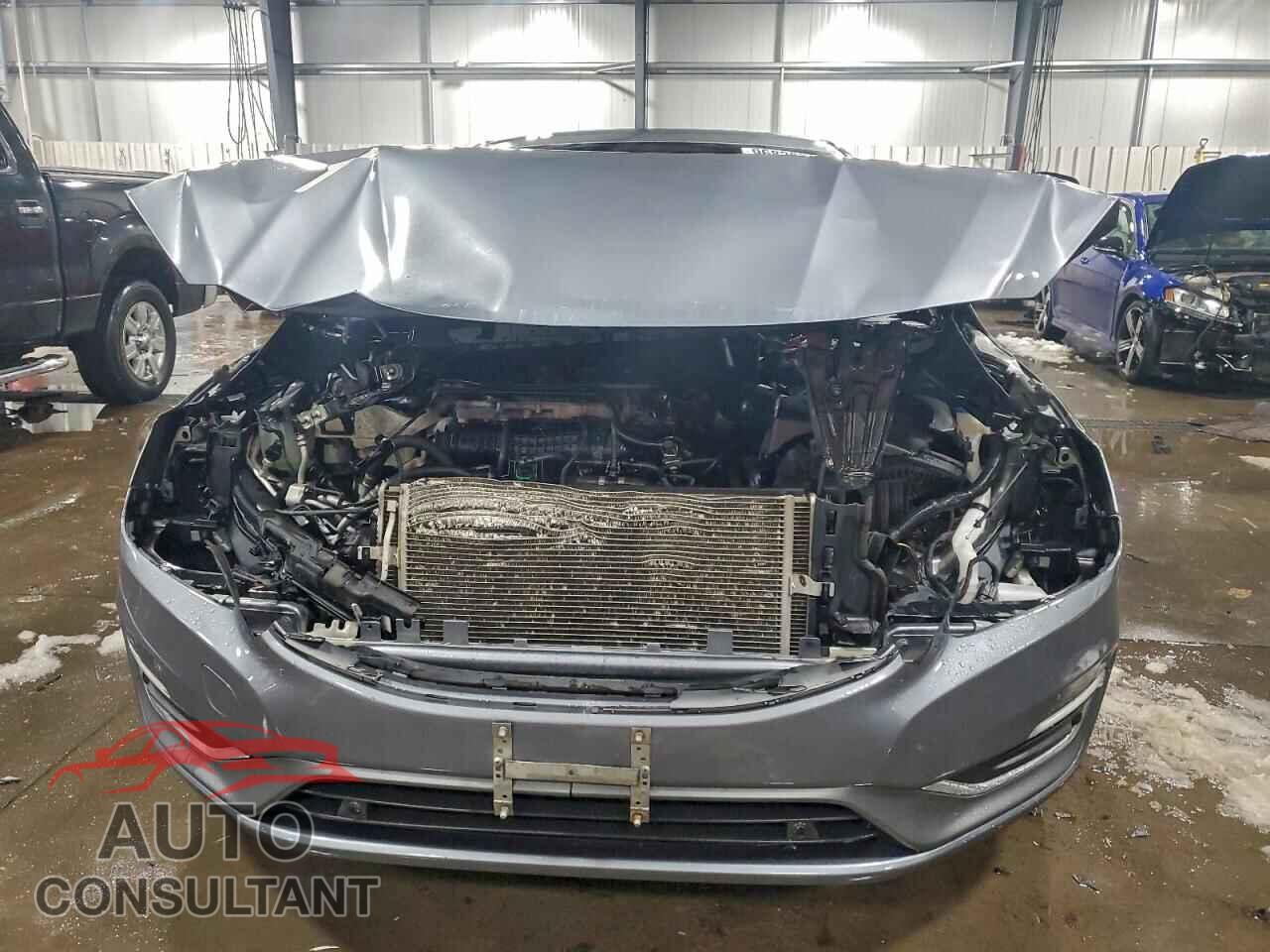 VOLVO S60 2017 - LYV402TK5HB133636