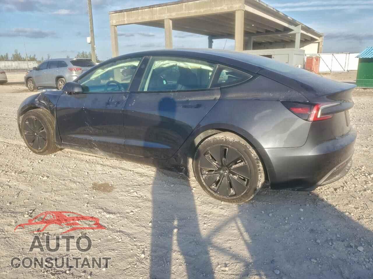 TESLA MODEL 3 2025 - 5YJ3E1EA3SF989163