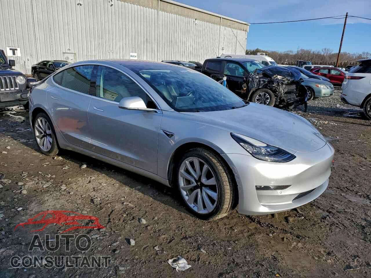 TESLA MODEL 3 2018 - 5YJ3E1EA8JF015225