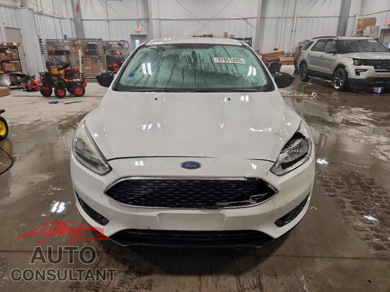 FORD FOCUS 2015 - 1FADP3E20FL367888