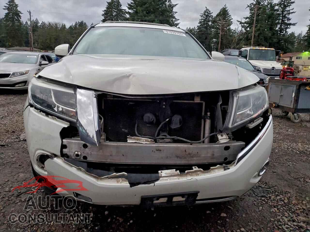 NISSAN PATHFINDER 2013 - 5N1AR2MM2DC633621