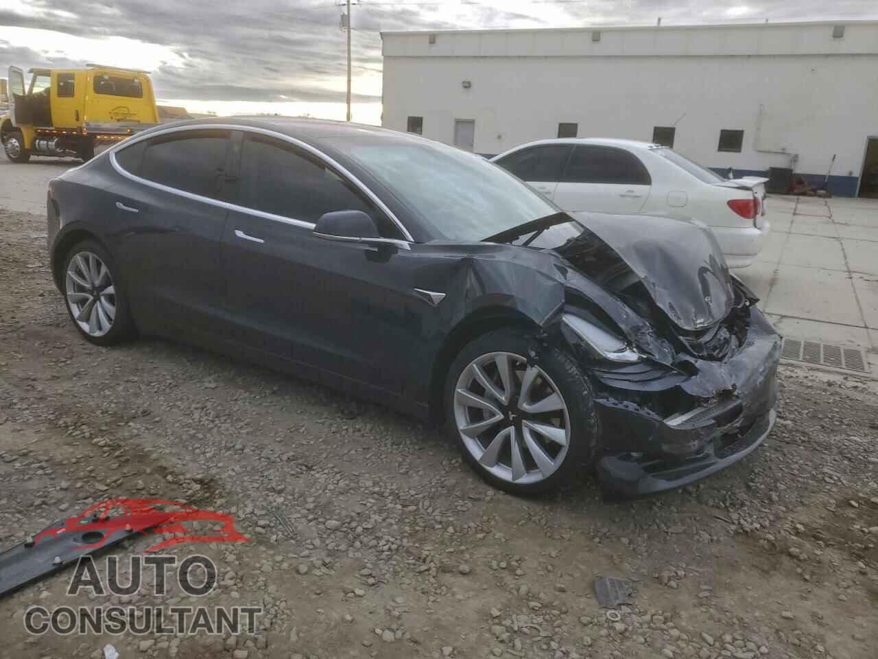 TESLA MODEL 3 2018 - 5YJ3E1EB3JF076927