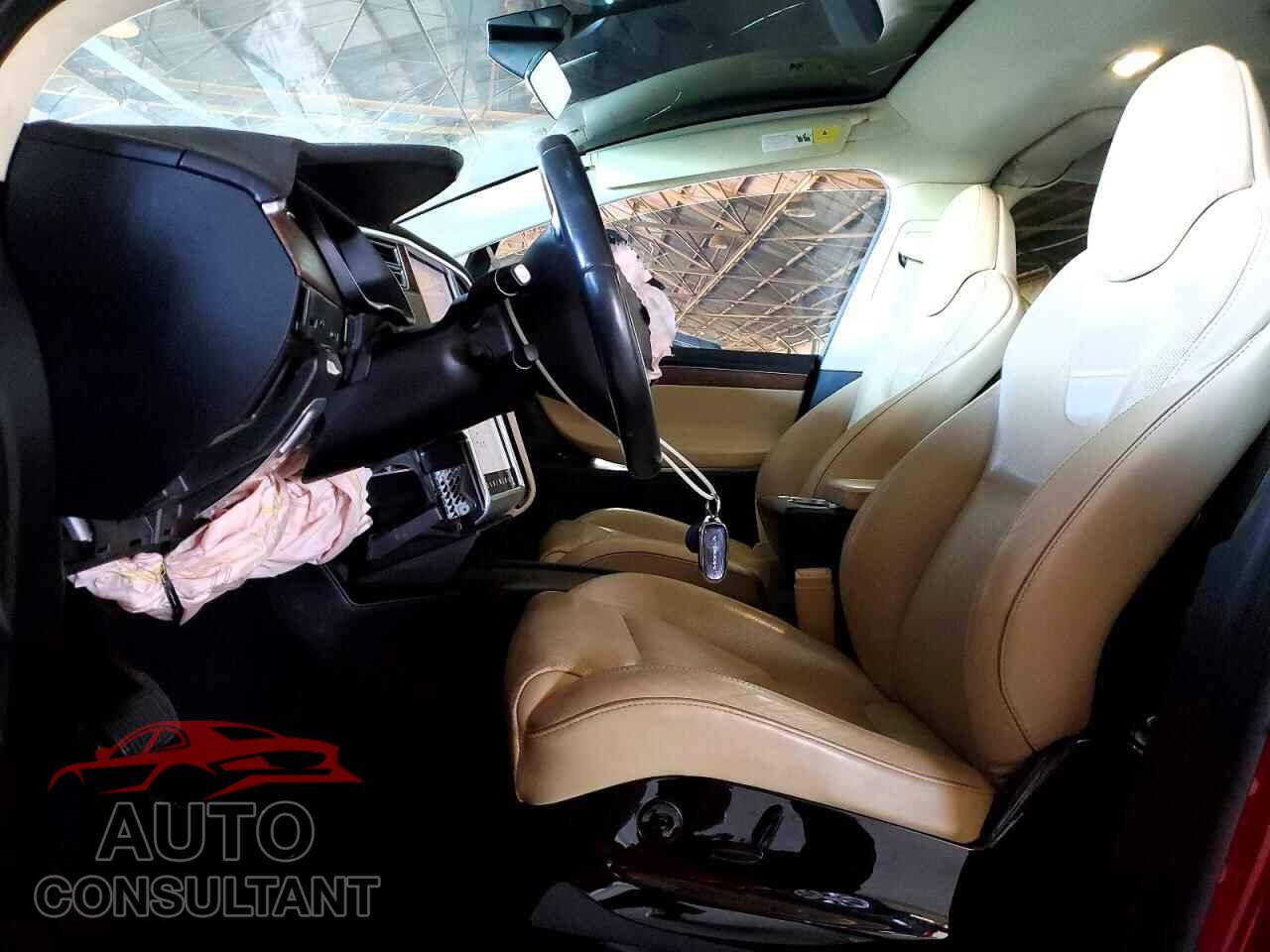 TESLA MODEL X 2016 - 5YJXCBE21GF005585