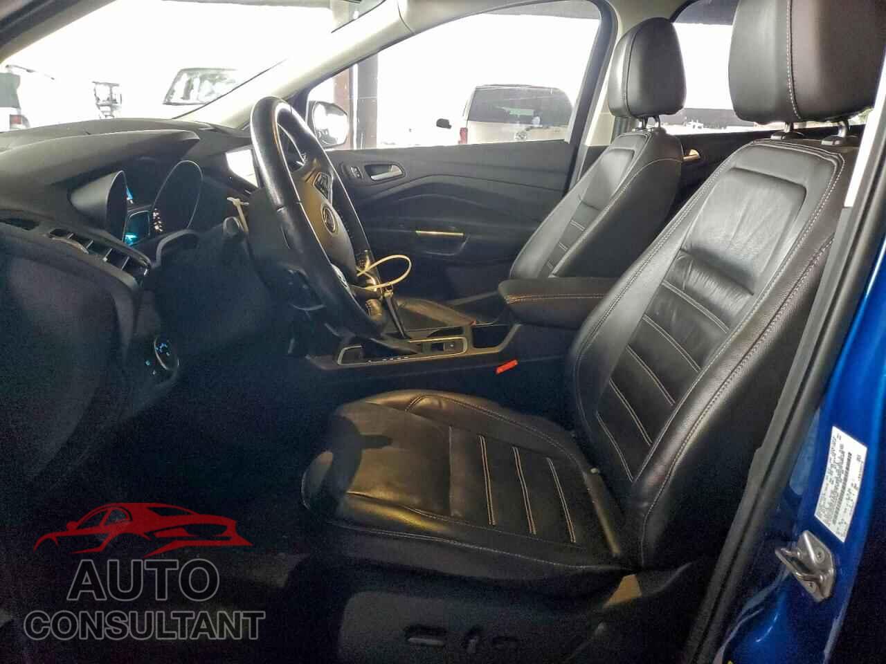 FORD ESCAPE 2017 - 1FMCU0J97HUE97563