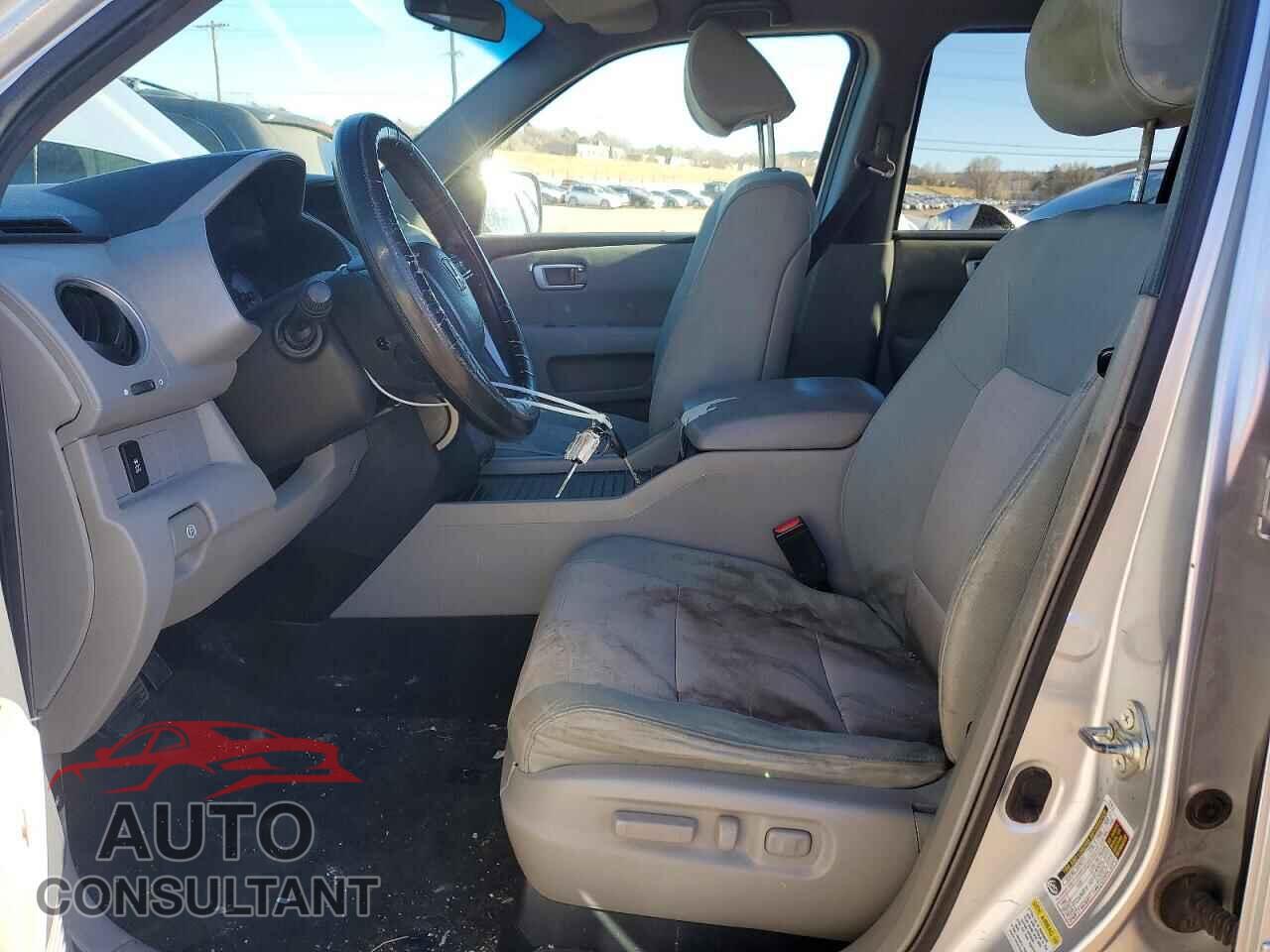 HONDA PILOT 2012 - 5FNYF4H48CB012659