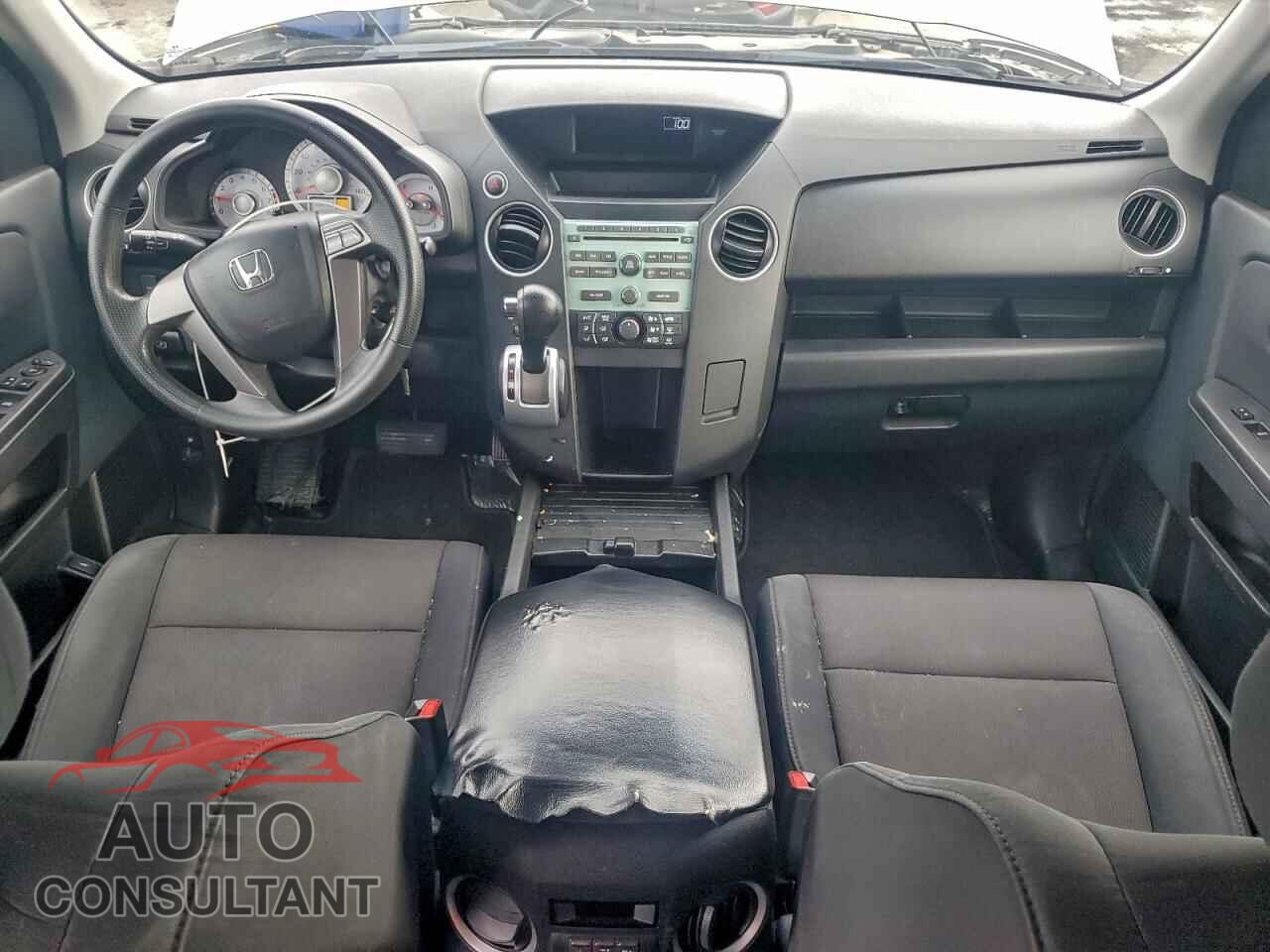 HONDA PILOT 2010 - 5FNYF3H21AB015330