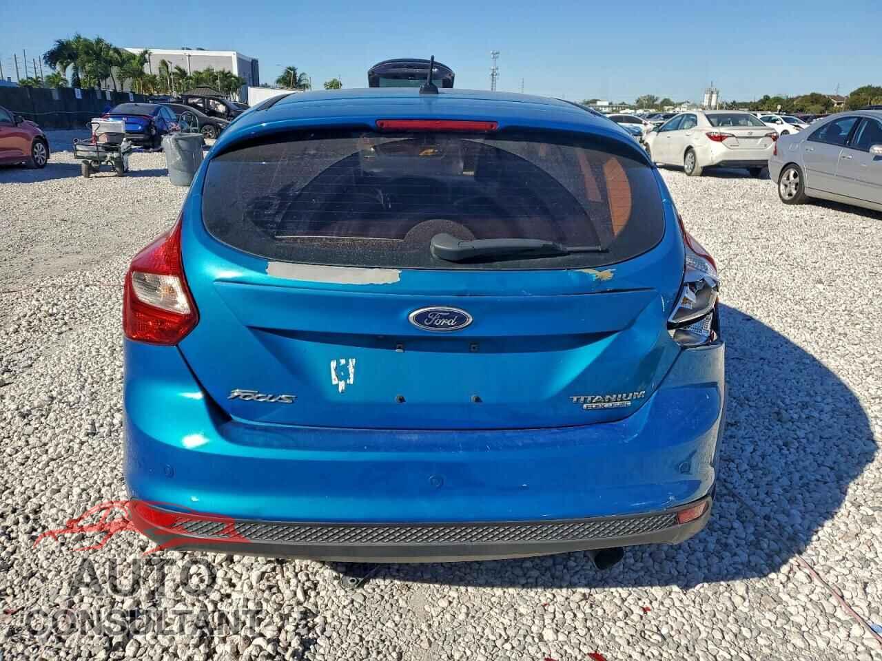 FORD FOCUS 2013 - 1FADP3N25DL259764