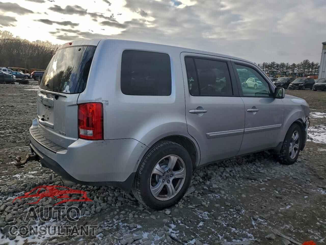 HONDA PILOT 2013 - 5FNYF4H47DB055763
