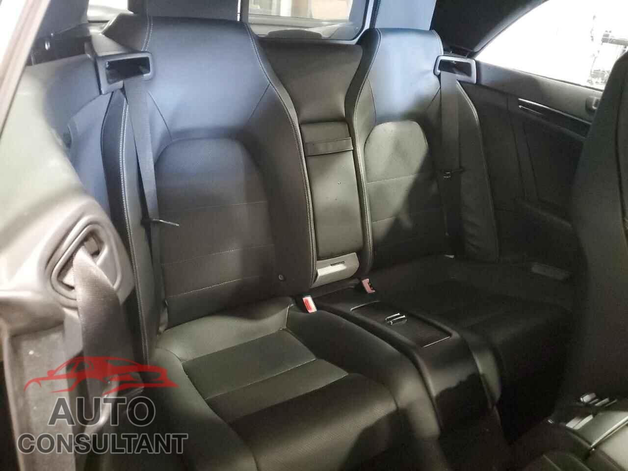 MERCEDES-BENZ E-CLASS 2012 - WDDKK7DF5CF153037