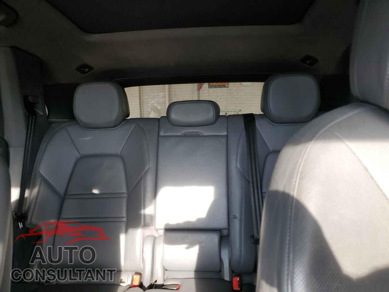 PORSCHE CAYENNE 2019 - WP1AA2AY4KDA13958
