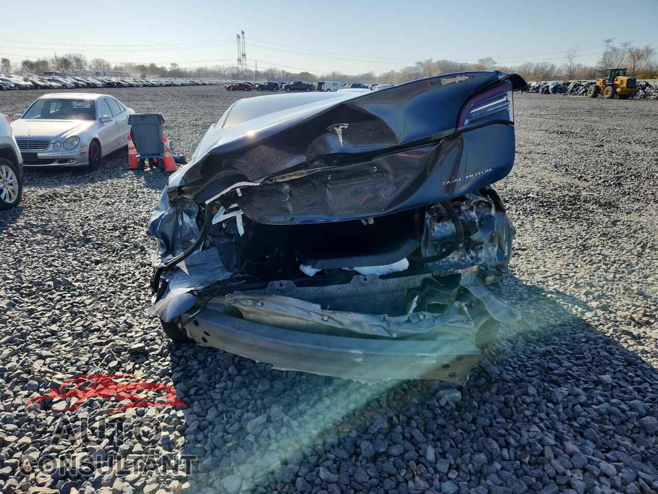 TESLA MODEL 3 2018 - 5YJ3E1EB2JF103745
