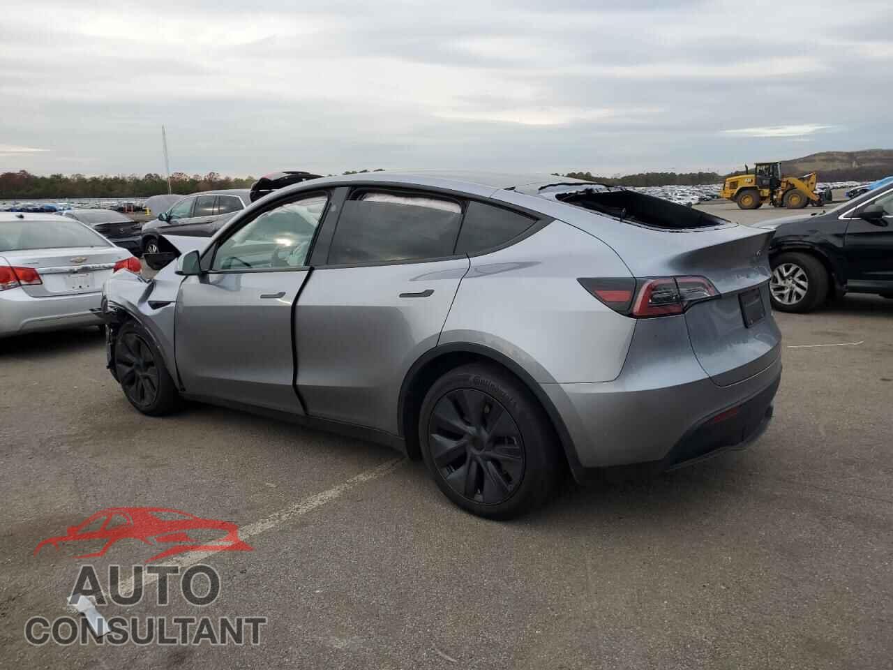 TESLA MODEL Y 2024 - 7SAYGDEE4RA310564