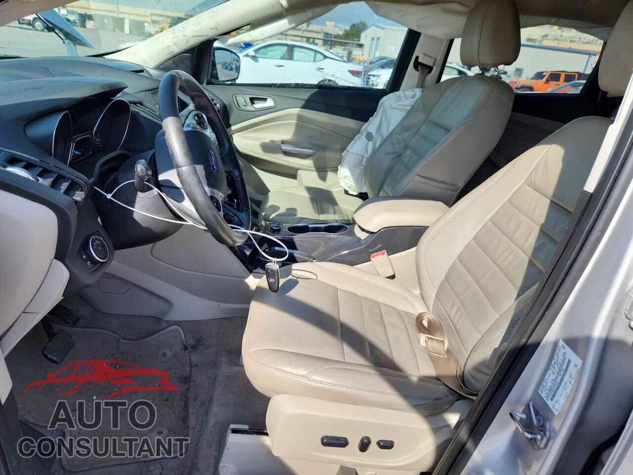 FORD ESCAPE 2016 - 1FMCU0J94GUA70095