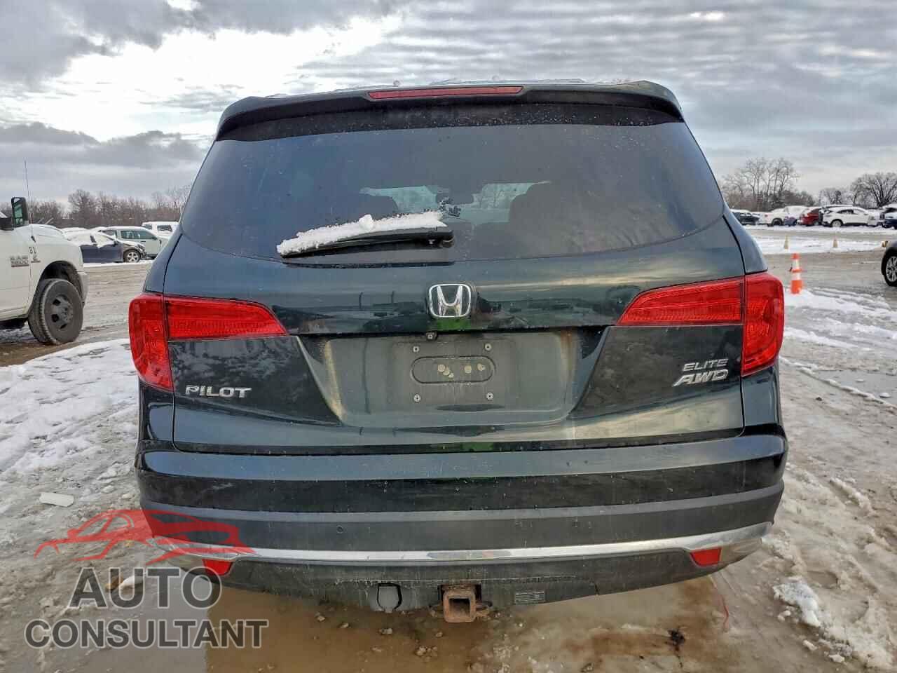 HONDA PILOT 2016 - 5FNYF6H02GB090367