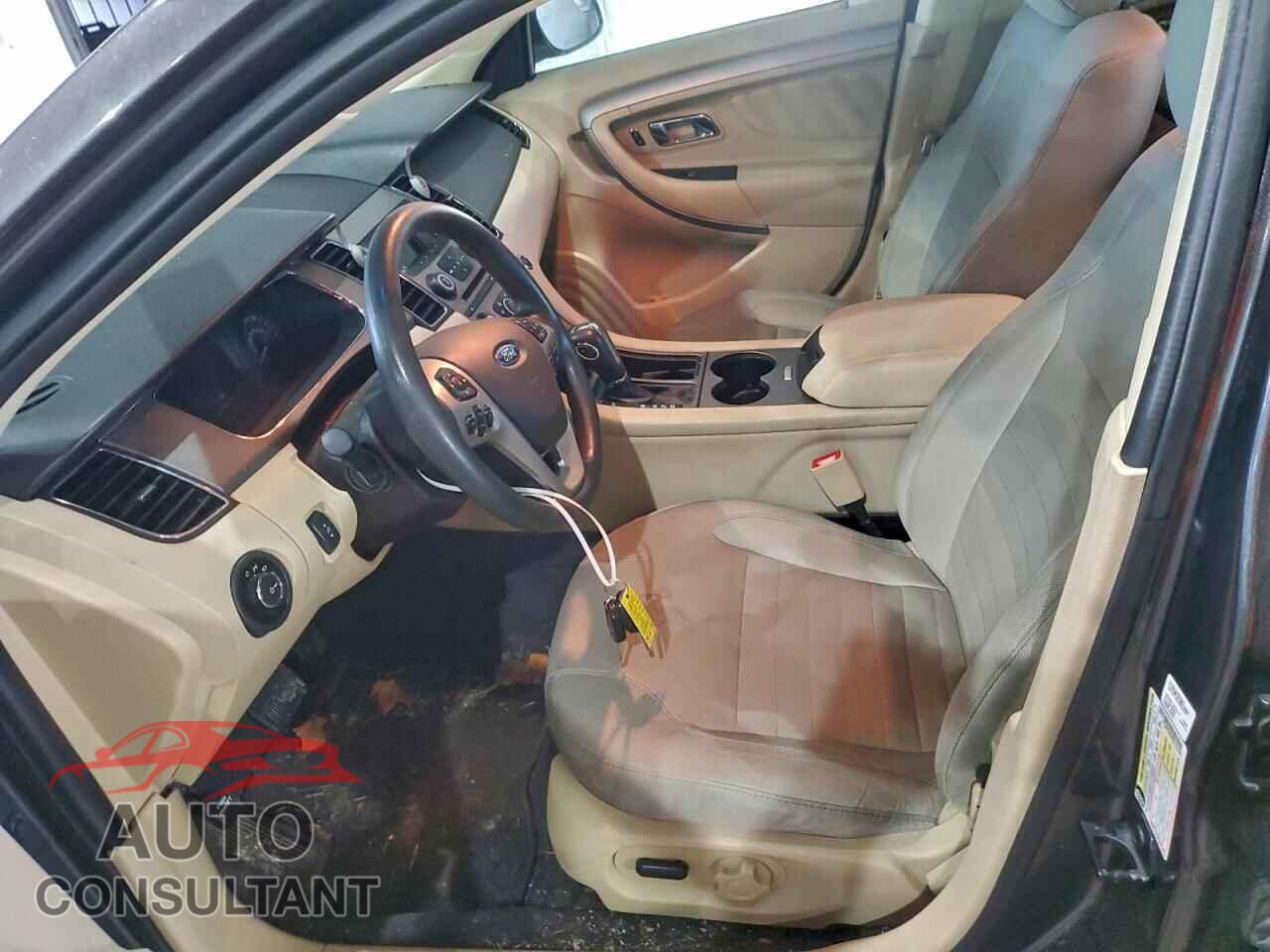 FORD TAURUS 2019 - 1FAHP2D8XKG117529