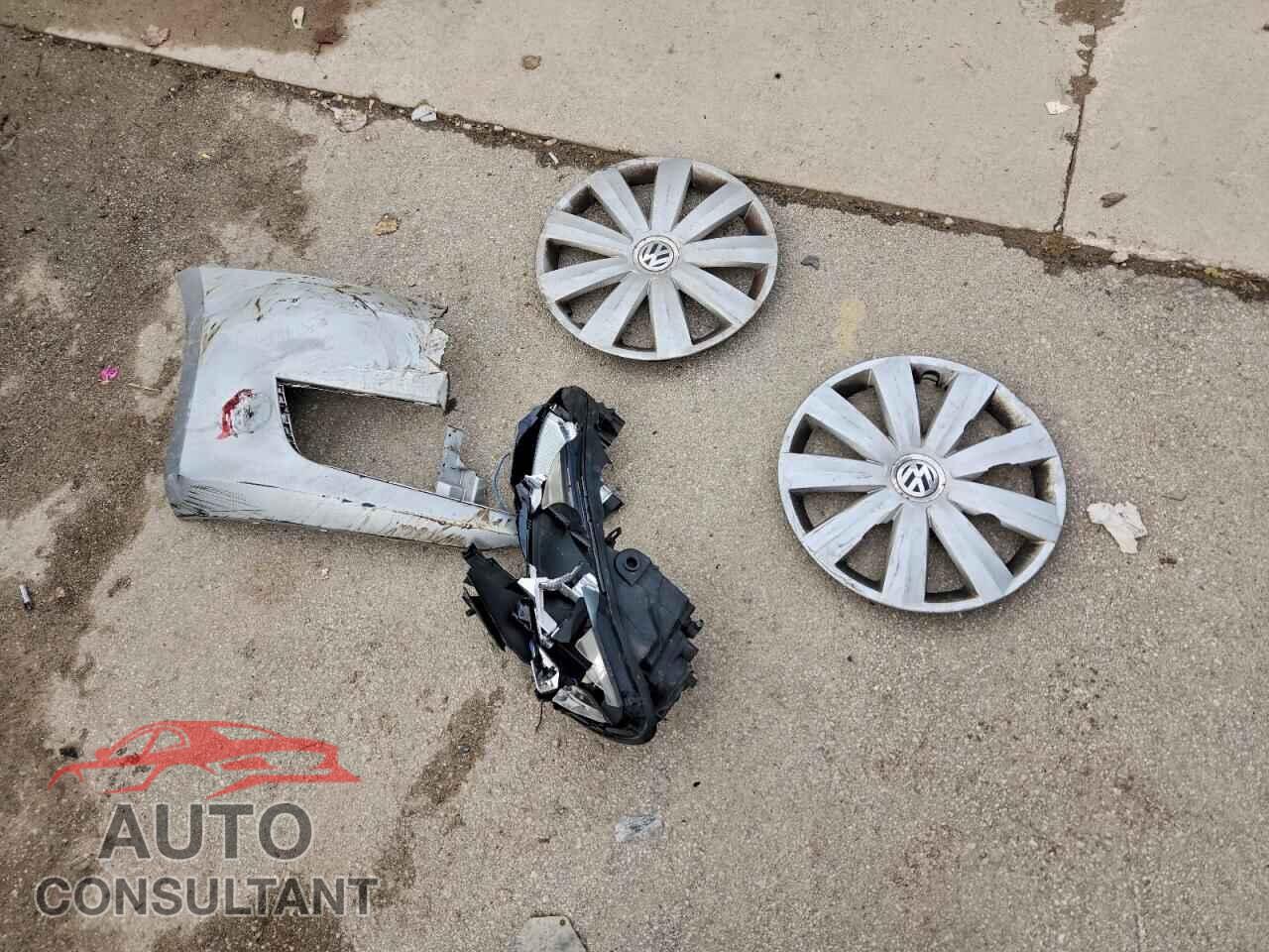 VOLKSWAGEN PASSAT 2013 - 1VWAP7A36DC034737