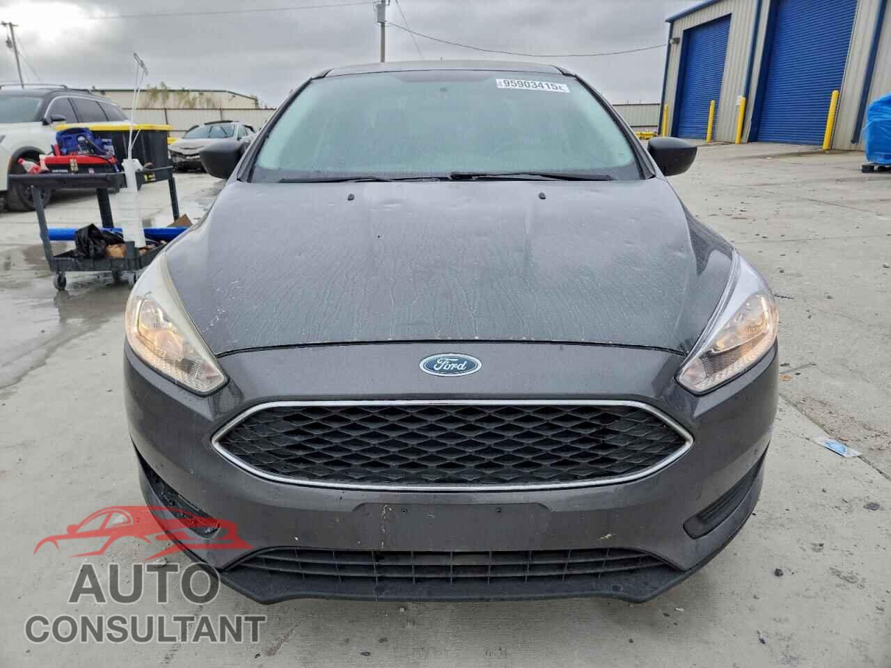 FORD FOCUS 2018 - 1FADP3E21JL286875