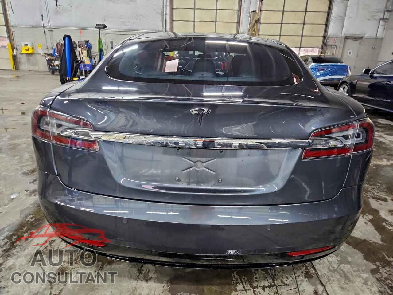 TESLA MODEL S 2018 - 5YJSA1E25JF277073