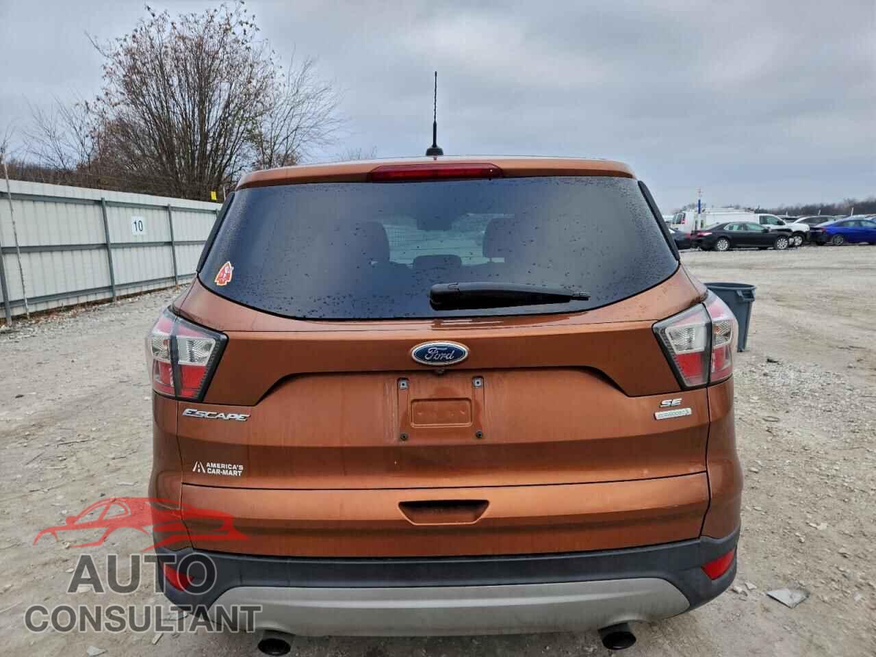 FORD ESCAPE 2017 - 1FMCU0GD2HUA16128