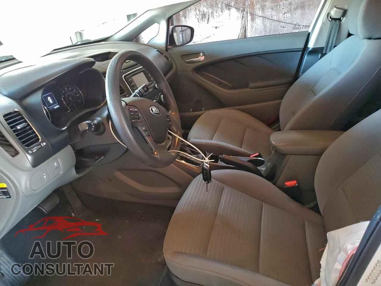 KIA FORTE 2017 - 3KPFL4A79HE008251