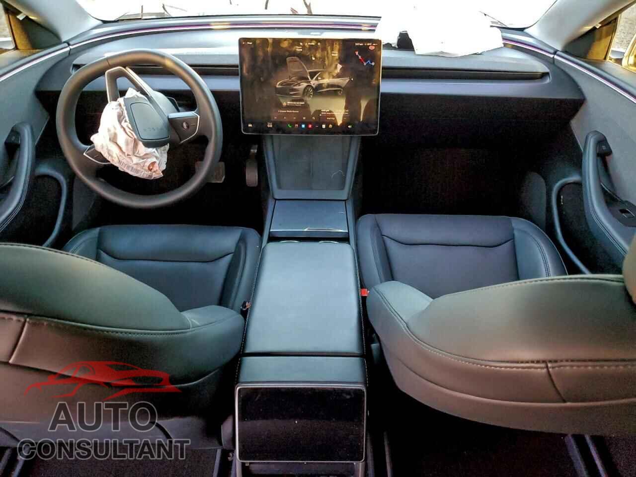 TESLA MODEL 3 2024 - 5YJ3E1EA7RF858571