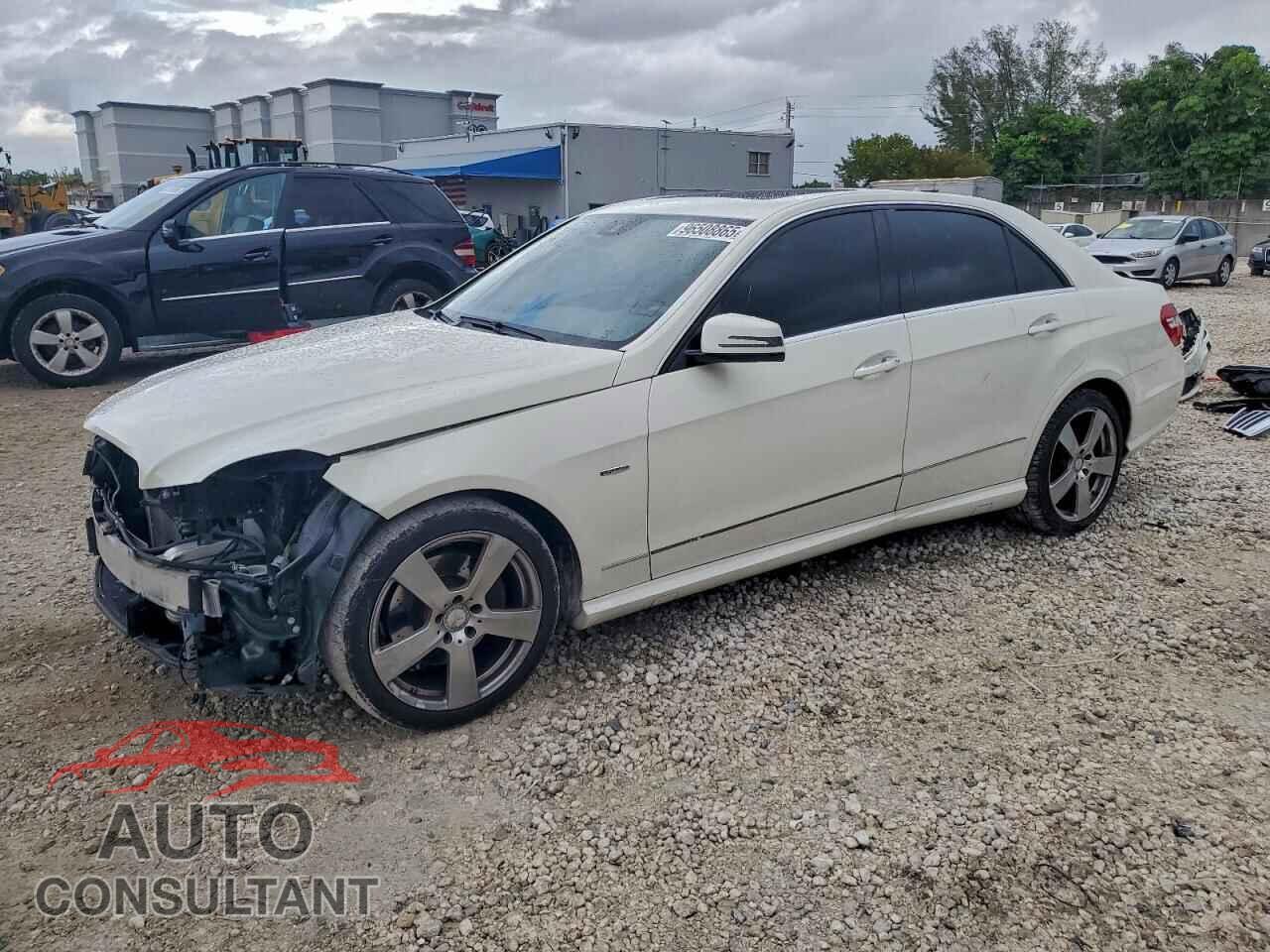 MERCEDES-BENZ E-CLASS 2012 - WDDHF5KB0CA588466