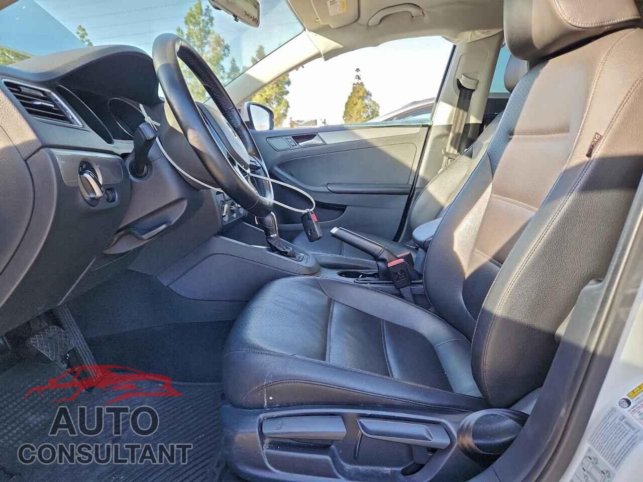 VOLKSWAGEN JETTA 2017 - 3VWDB7AJ7HM308266