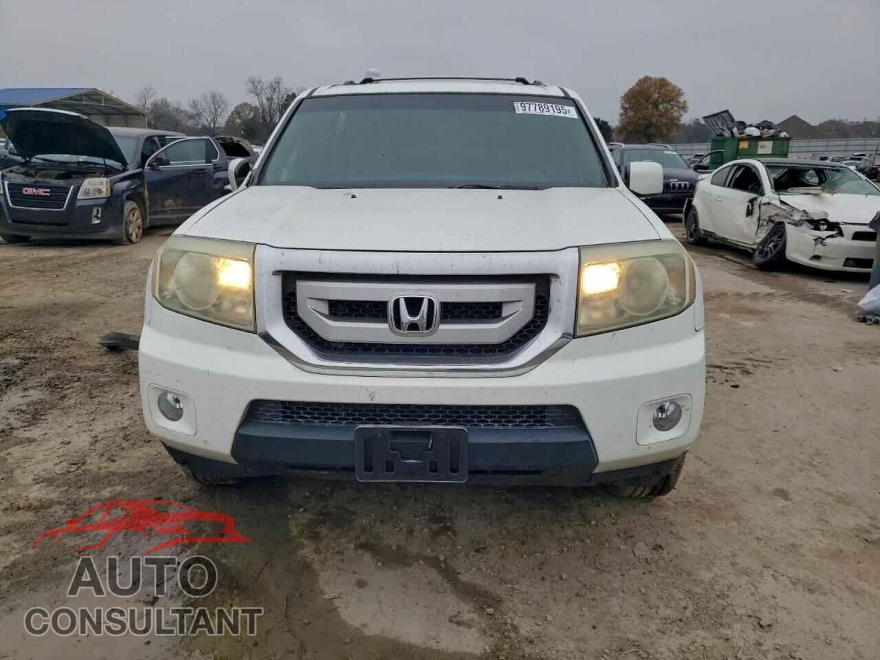 HONDA PILOT 2011 - 5FNYF3H51BB019552