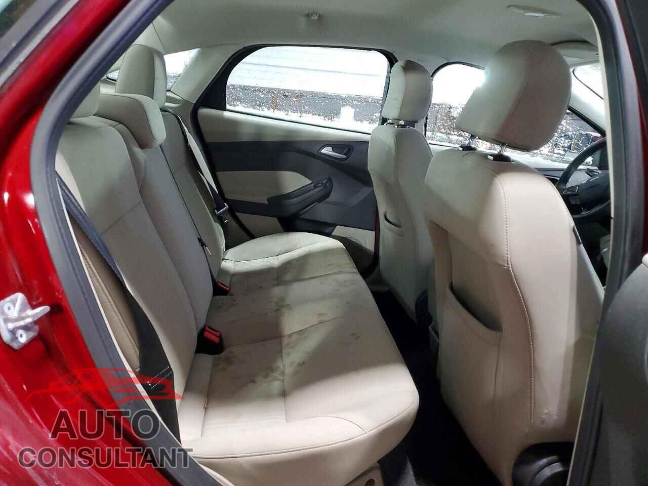 FORD FOCUS 2016 - 1FADP3F27GL296852