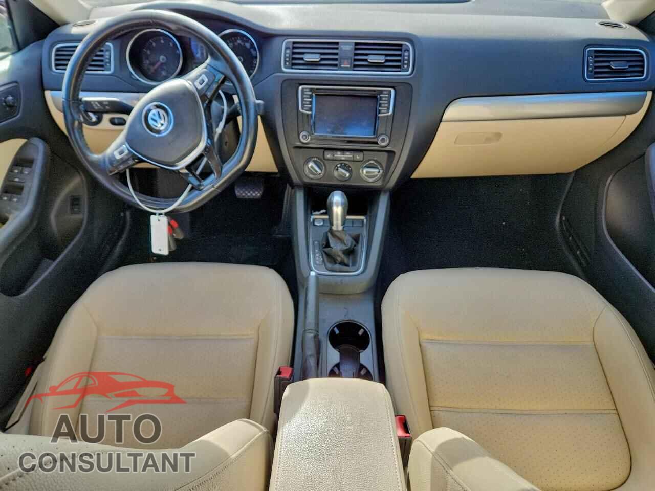 VOLKSWAGEN JETTA 2017 - 3VWDB7AJ0HM328679