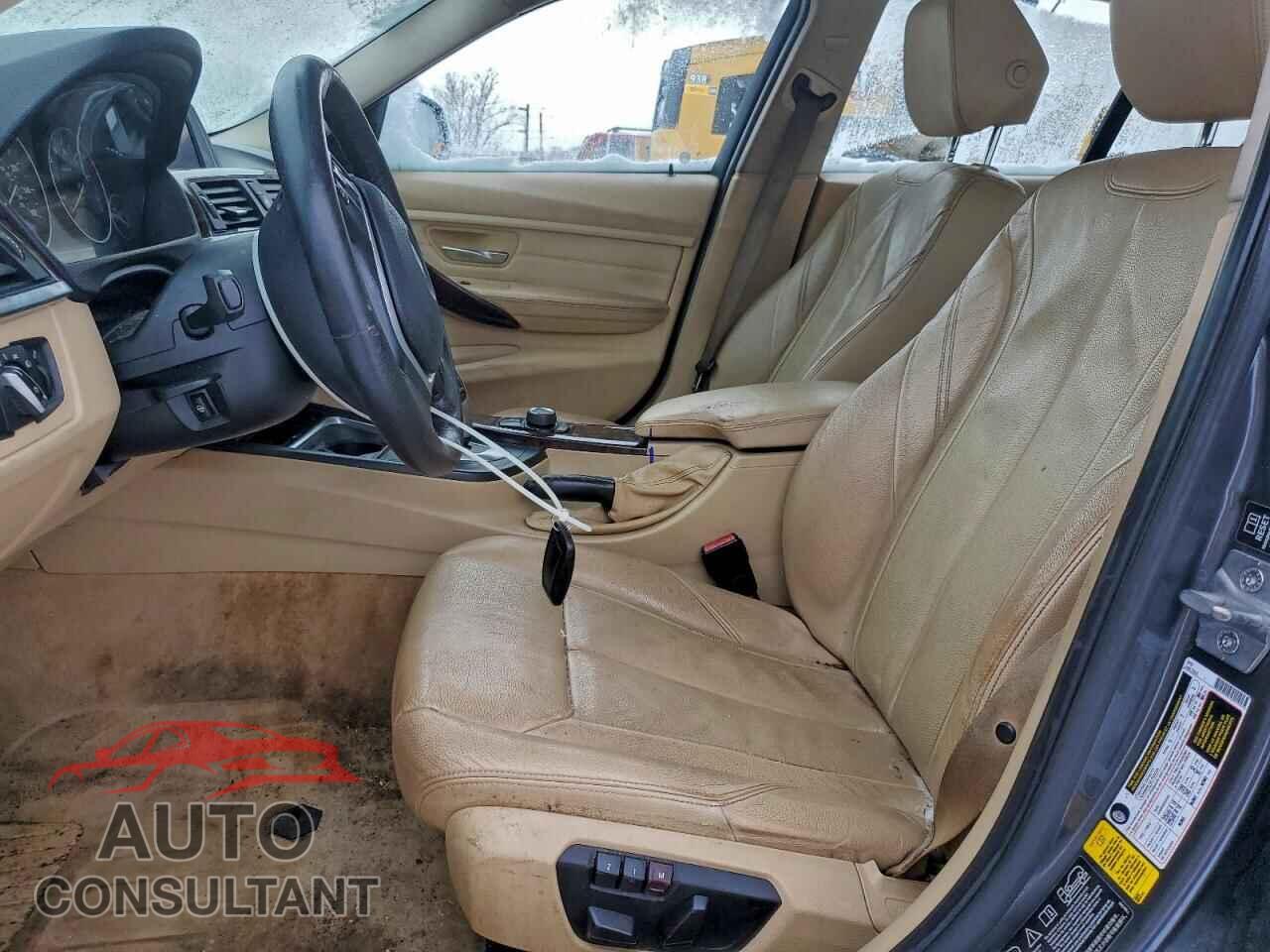 BMW 3 SERIES 2013 - WBA3B3C52DJ898632