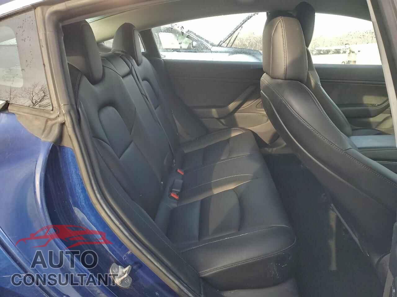 TESLA MODEL 3 2018 - 5YJ3E1EA0JF032553