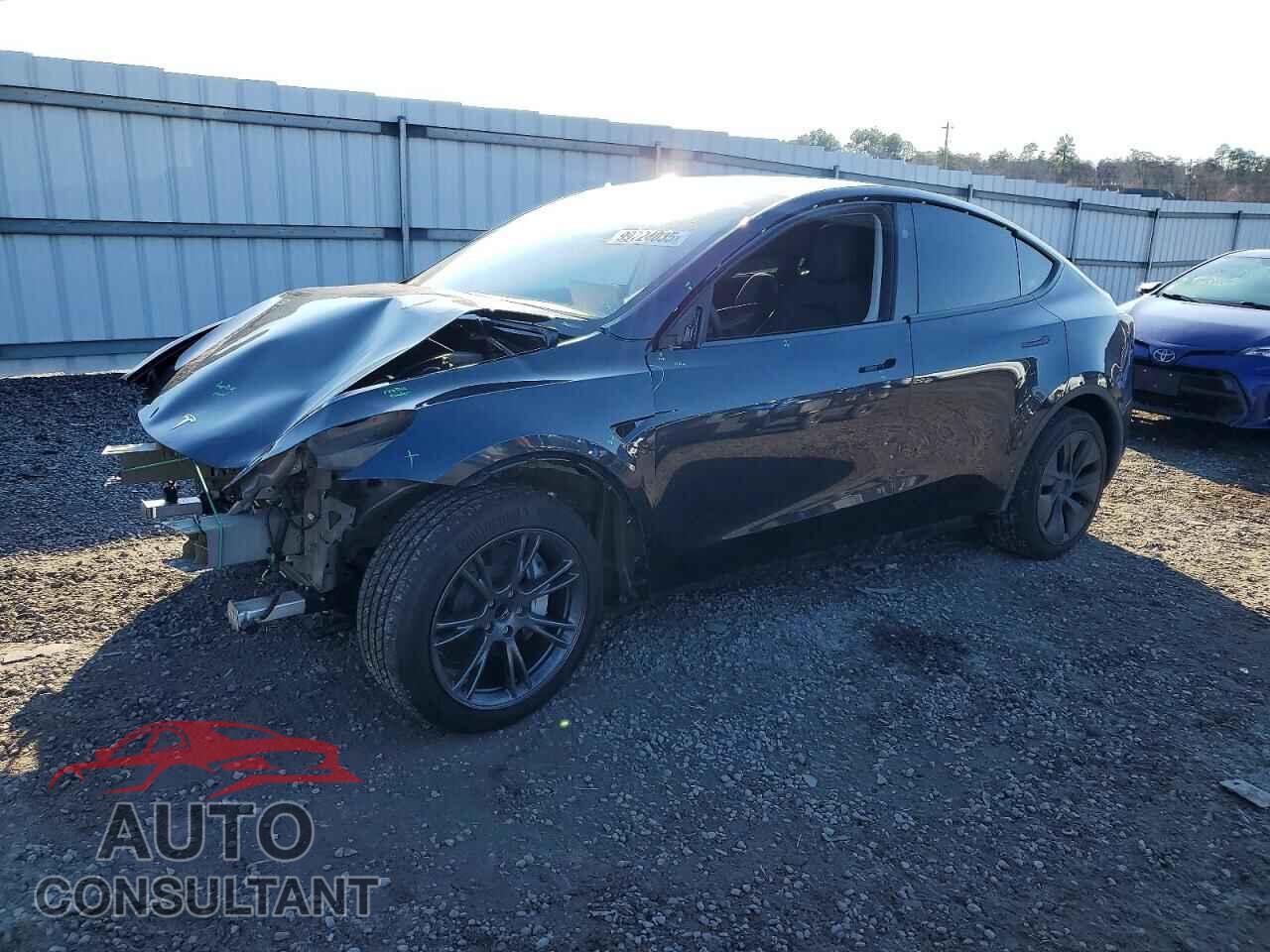 TESLA MODEL Y 2024 - 7SAYGDED6RF201775