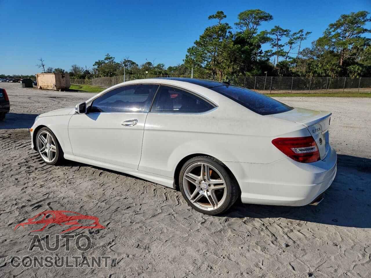 MERCEDES-BENZ C-CLASS 2013 - WDDGJ4HB0DG036122