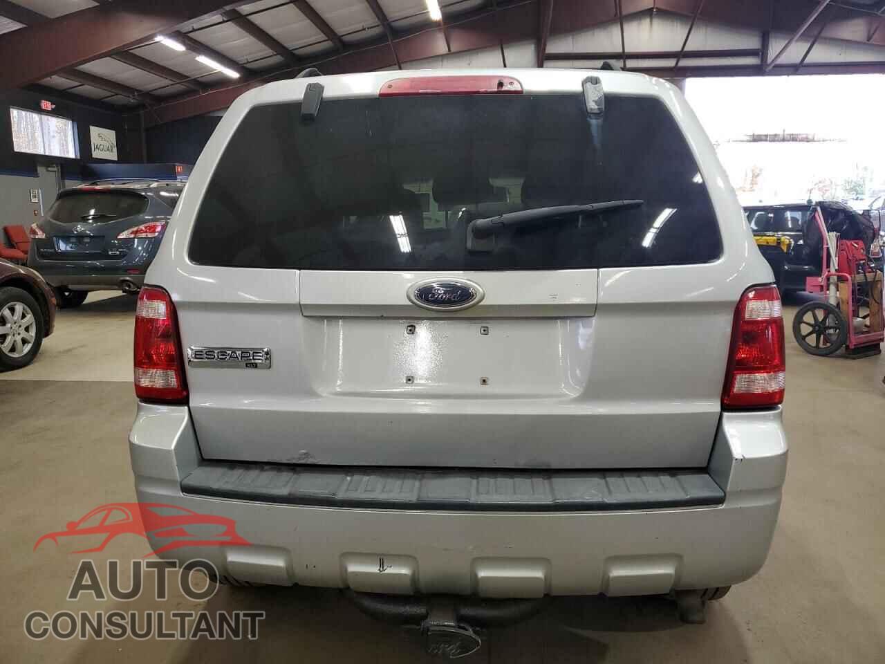 FORD ESCAPE 2009 - 1FMCU03739KA51144