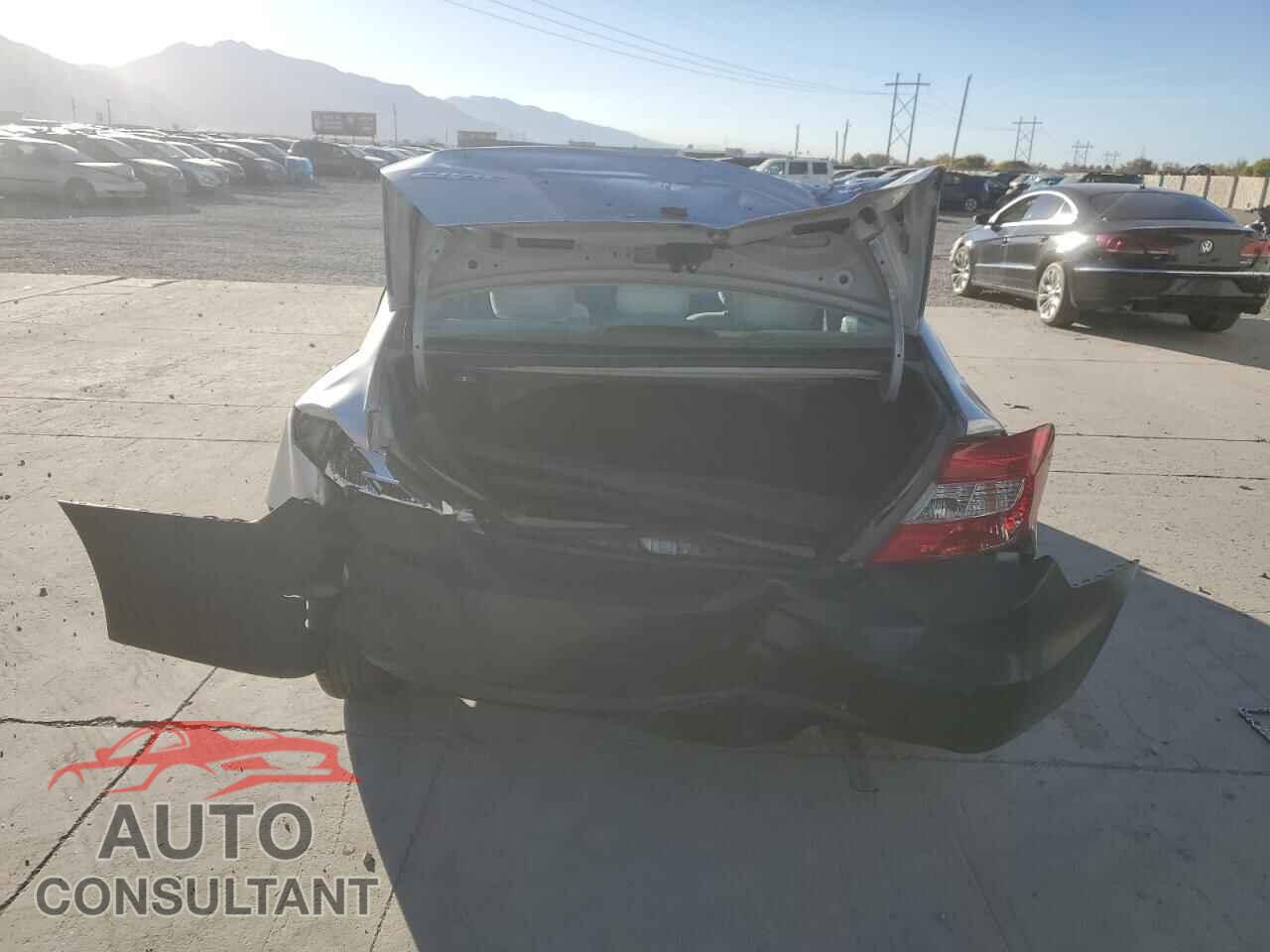 HONDA CIVIC 2012 - 2HGFB2F56CH605127