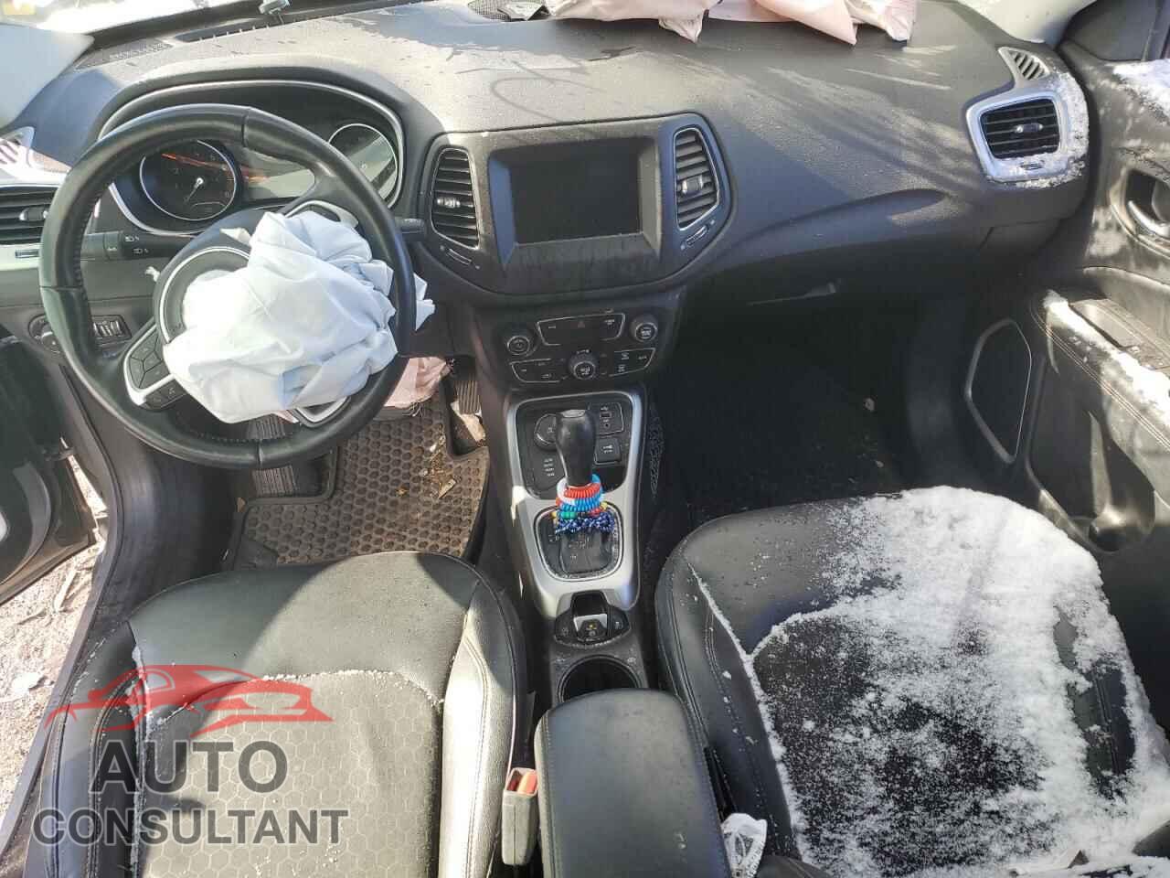 JEEP COMPASS 2018 - 3C4NJDBB0JT270391