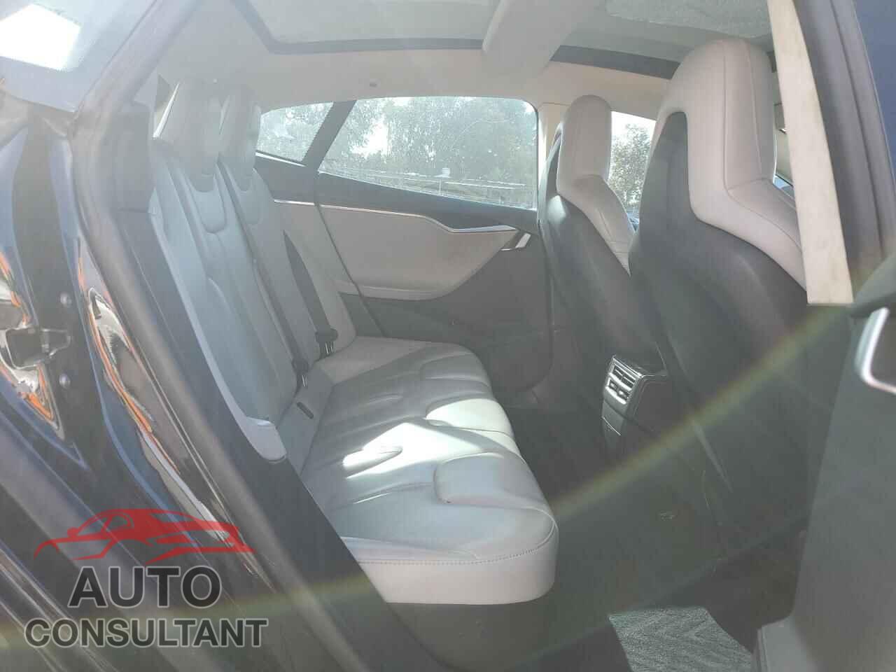 TESLA MODEL S 2015 - 5YJSA1E28FF102551