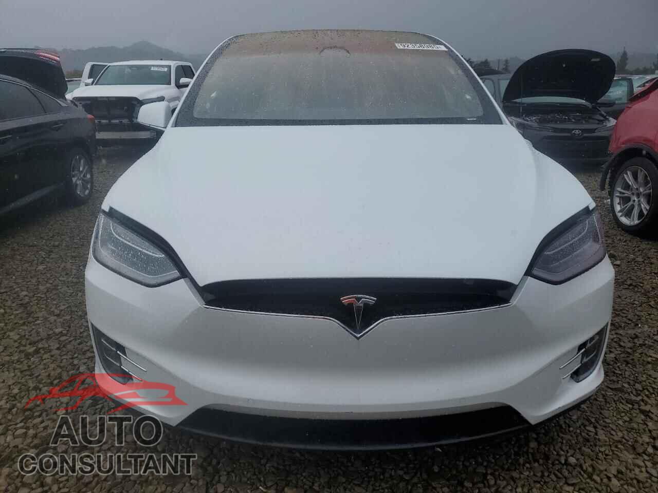 TESLA MODEL X 2018 - 5YJXCBE24JF116932