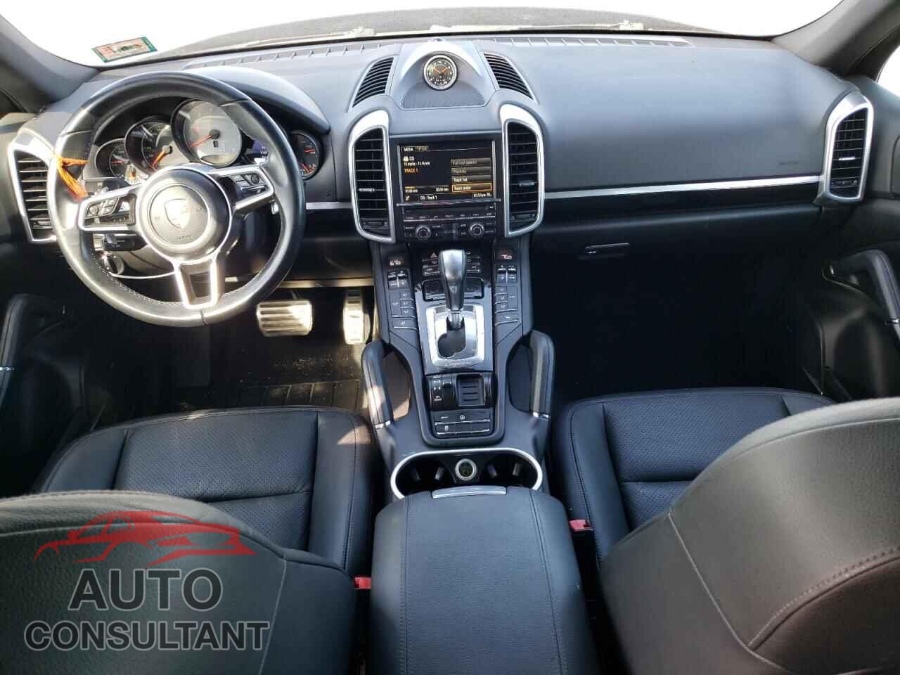 PORSCHE CAYENNE 2015 - WP1AB2A26FLA56511