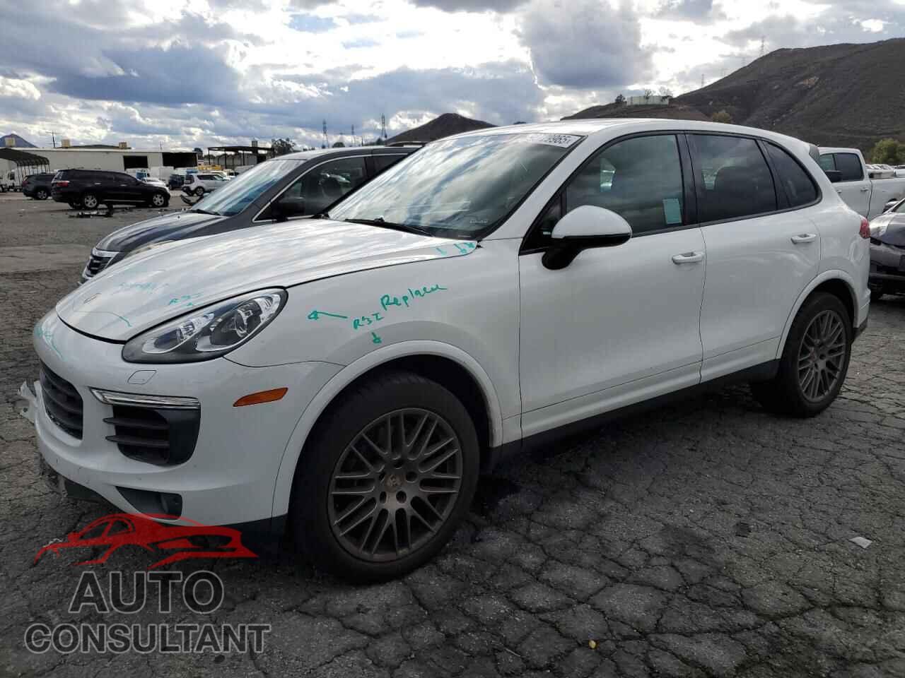 PORSCHE CAYENNE 2018 - WP1AA2A26JKA05799