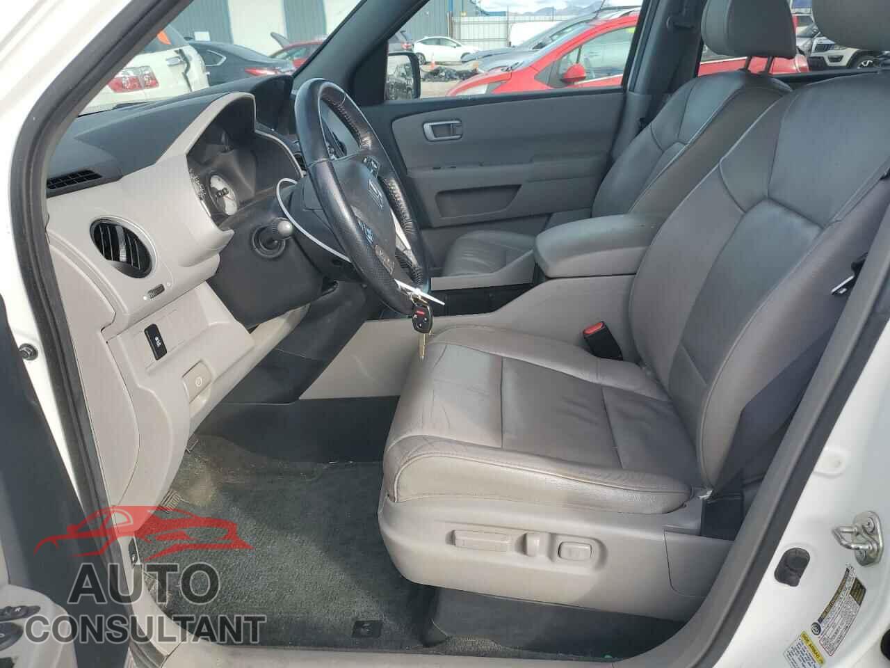 HONDA PILOT 2013 - 5FNYF4H59DB083105