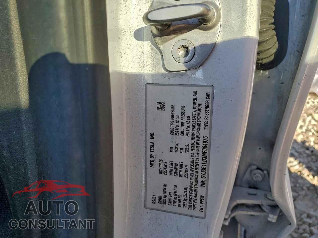 TESLA MODEL 3 2021 - 5YJ3E1EB3MF064975