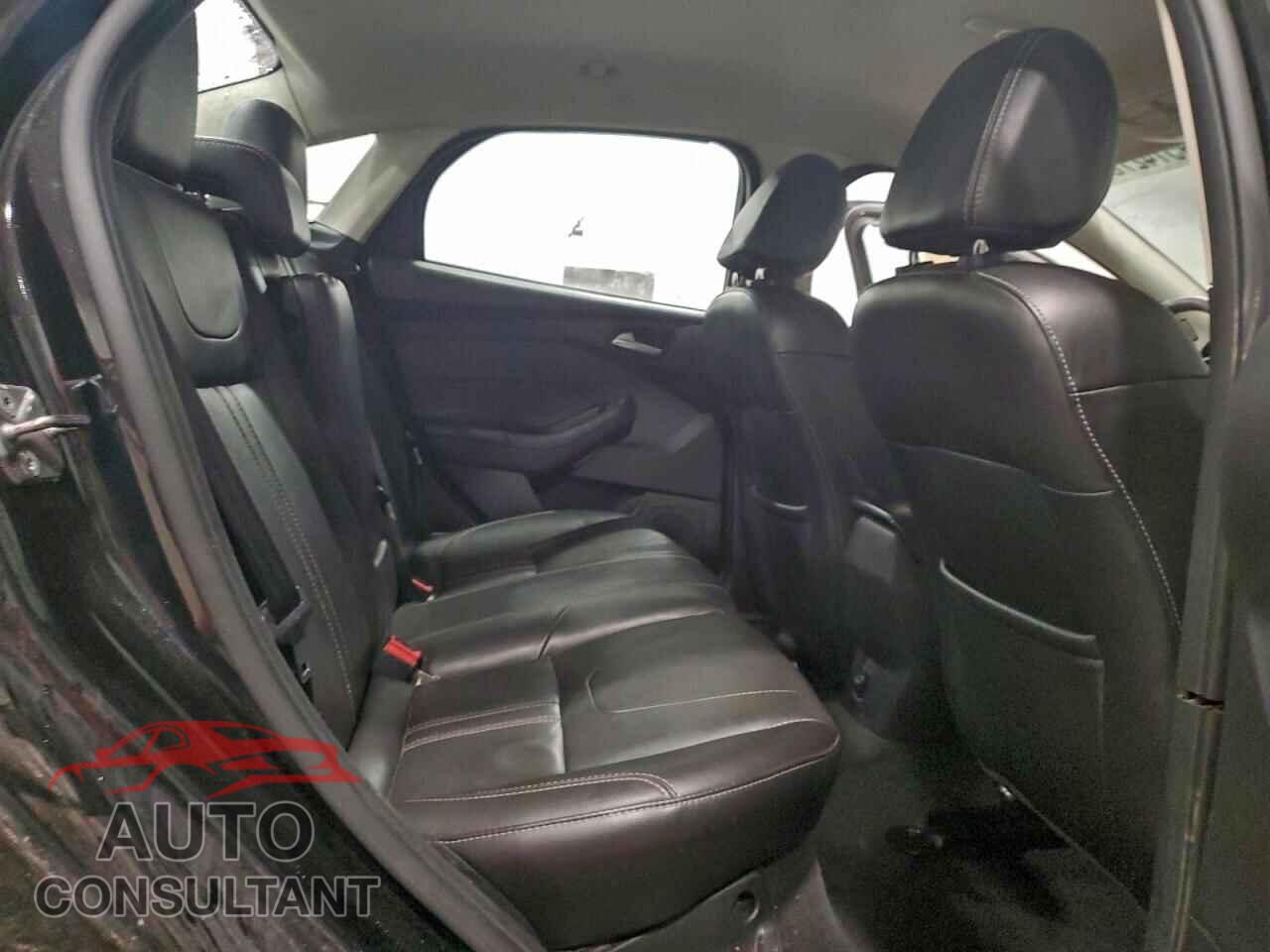 FORD FOCUS 2014 - 1FADP3F2XEL307047