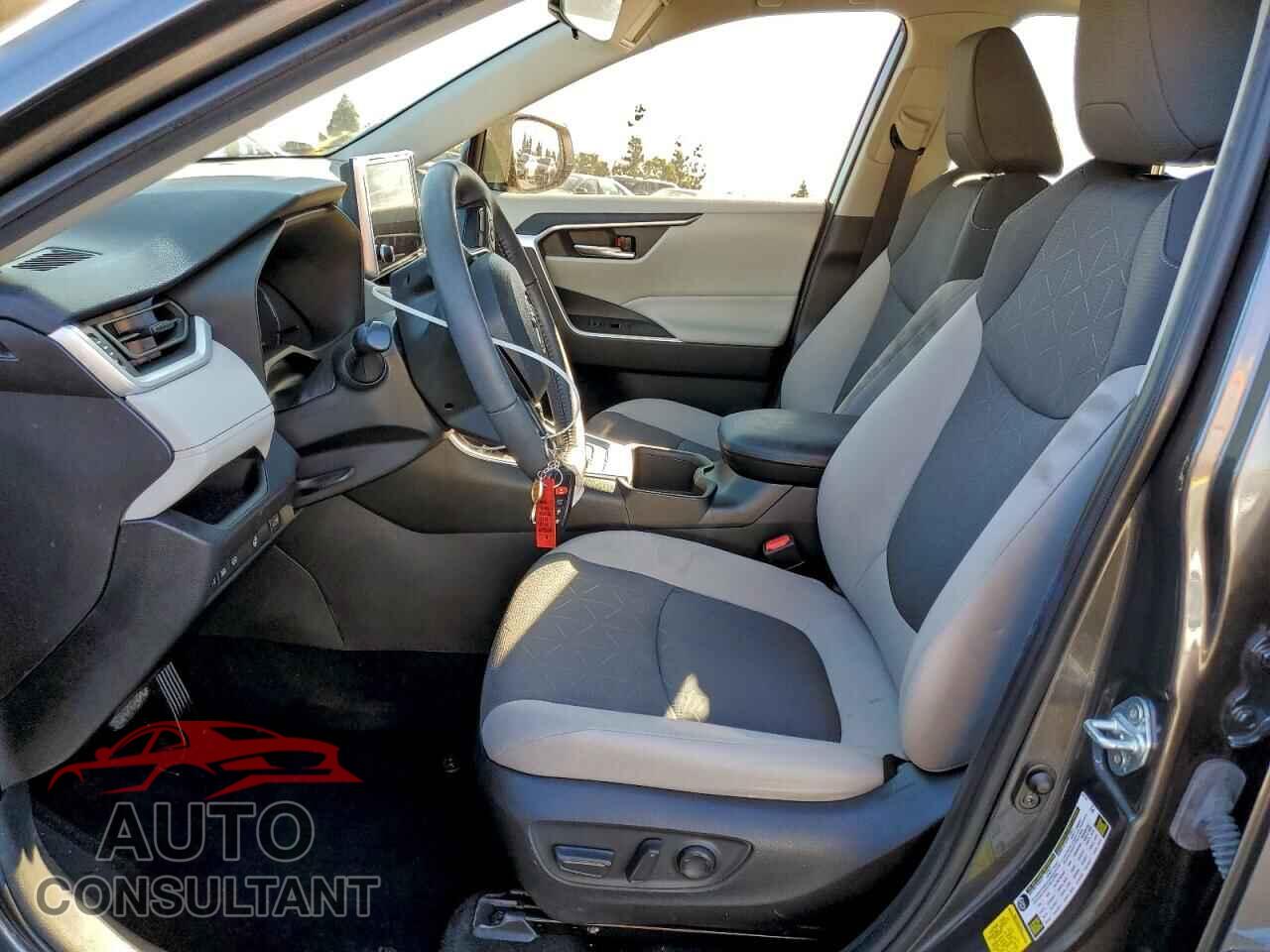 TOYOTA RAV4 2023 - 2T3W1RFV2PC221900