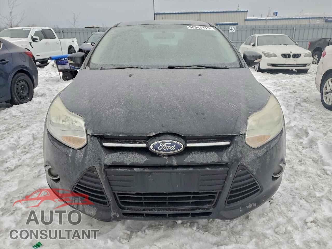 FORD FOCUS 2014 - 1FADP3F2XEL352103