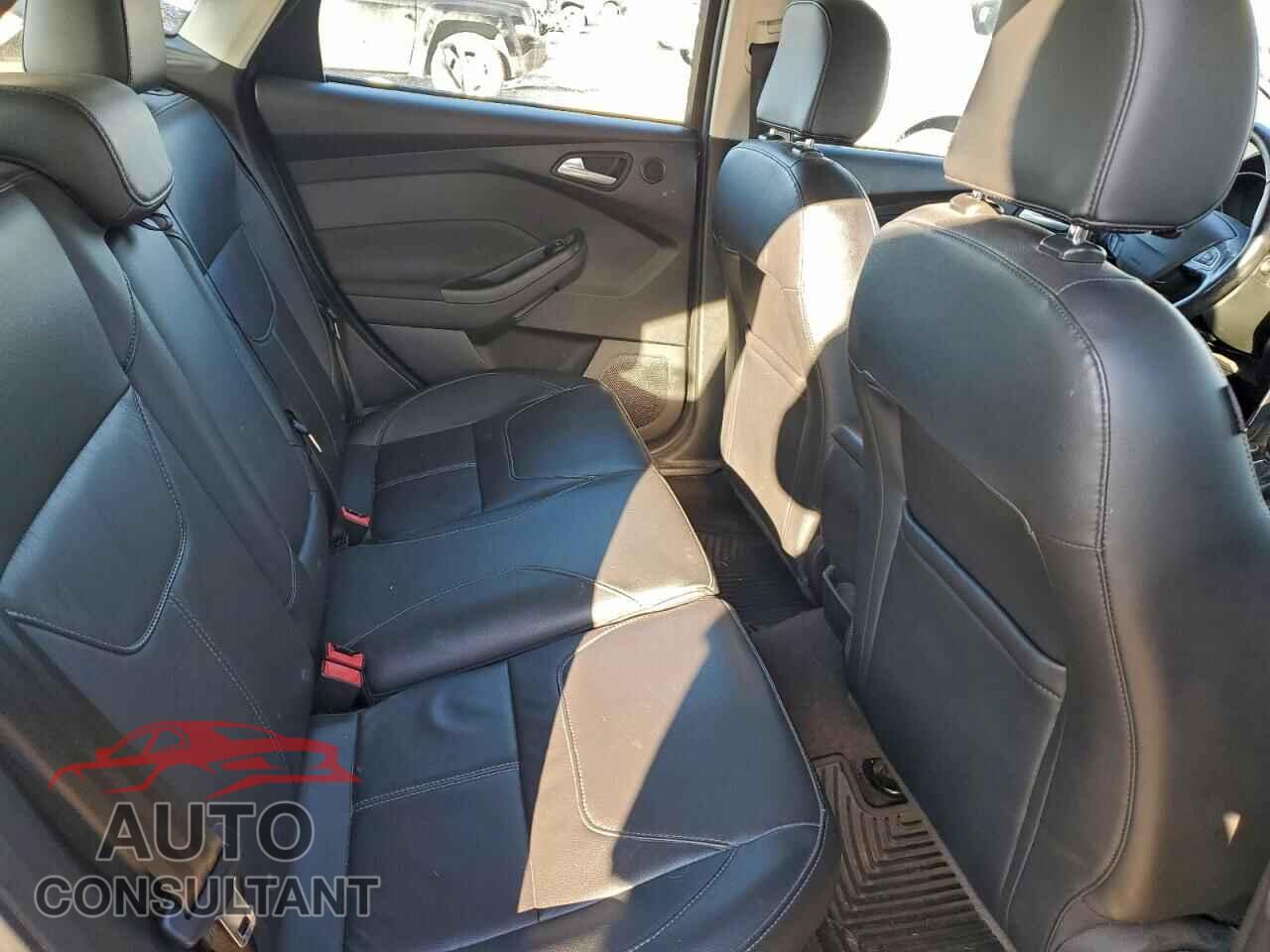 FORD FOCUS 2017 - 1FADP3N22HL342591
