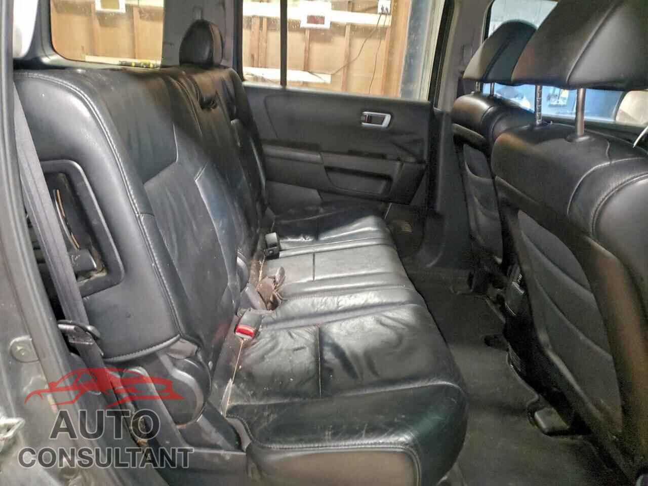 HONDA PILOT 2011 - 5FNYF4H72BB022421