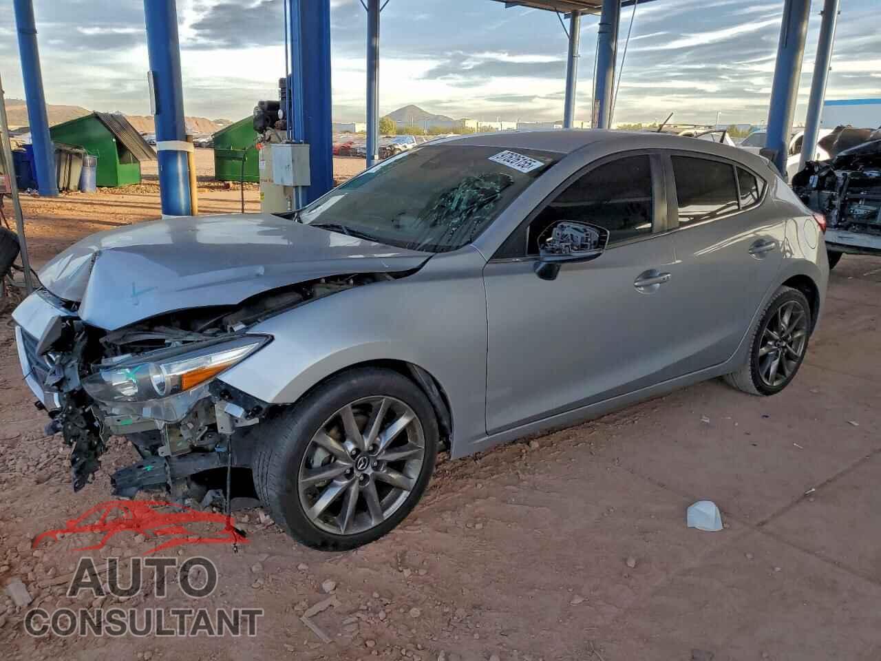 MAZDA 3 2018 - 3MZBN1L33JM161900
